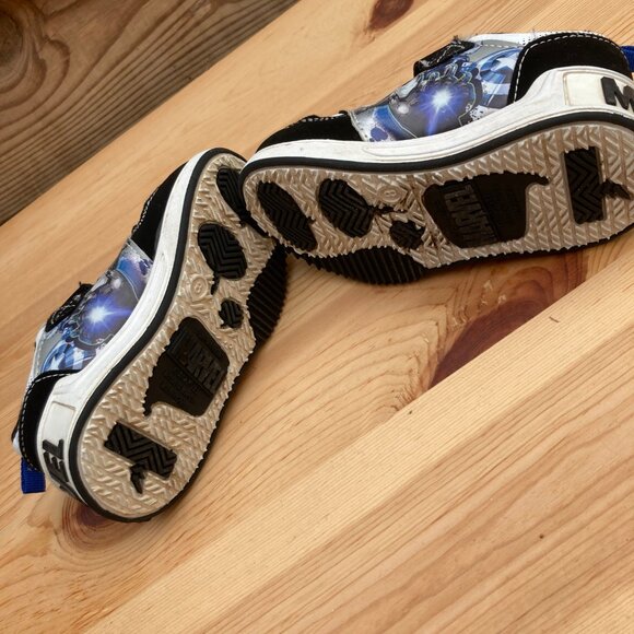 Toddler Boys Marvel Avengers Light Up Sneakers Size 8 - Picture 3 of 5